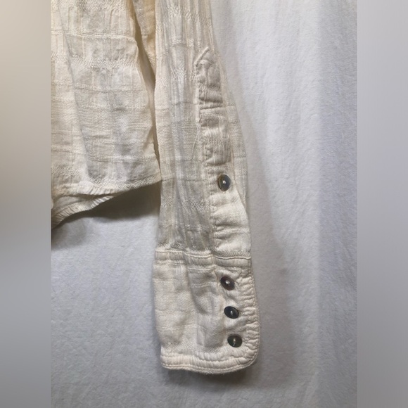 Free People Cream Pearlized Button Up Shirt Front Pockets Size Small - Picture 9 of 12